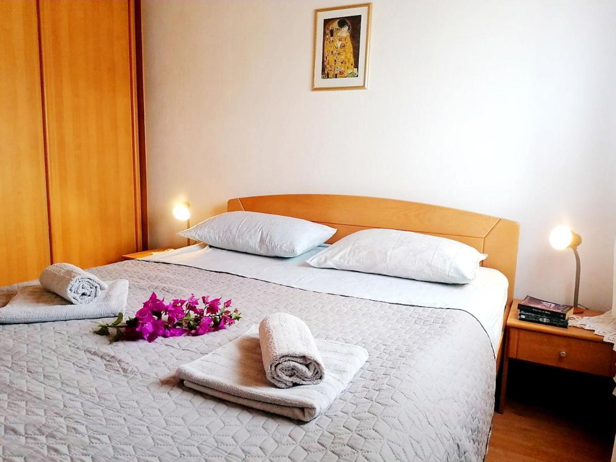 Apartments Mladen Sucuraj Bagian luar foto
